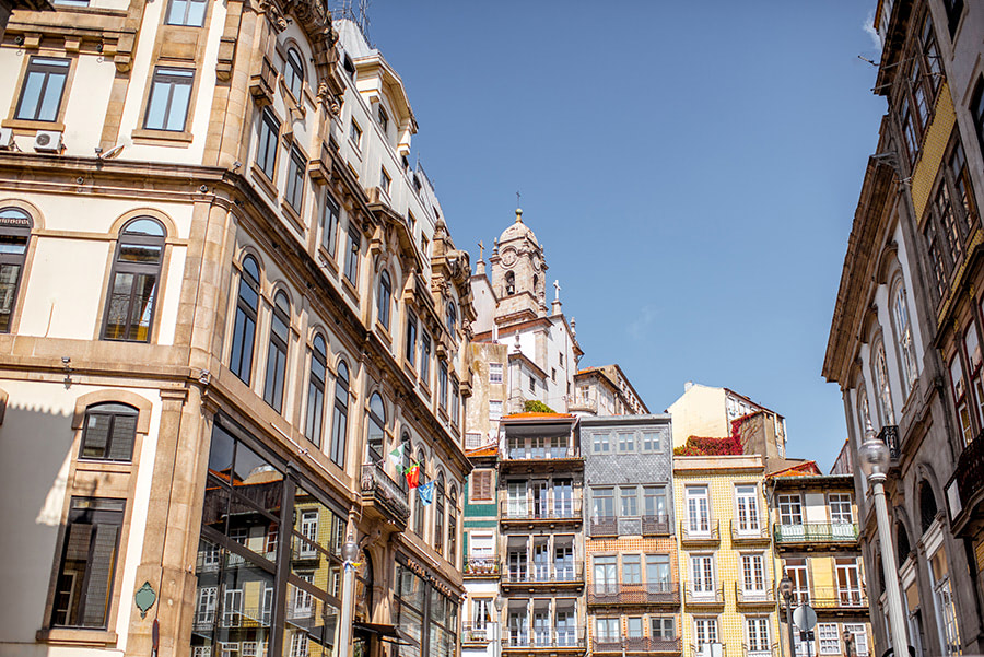 Unveiling Variable Rates in Portugal: An In-depth EU Comparison 1 The breathtaking view of Porto, a city in Portugal, highlighting the attractive real estate landscape despite the ongoing discussion on variable rates.