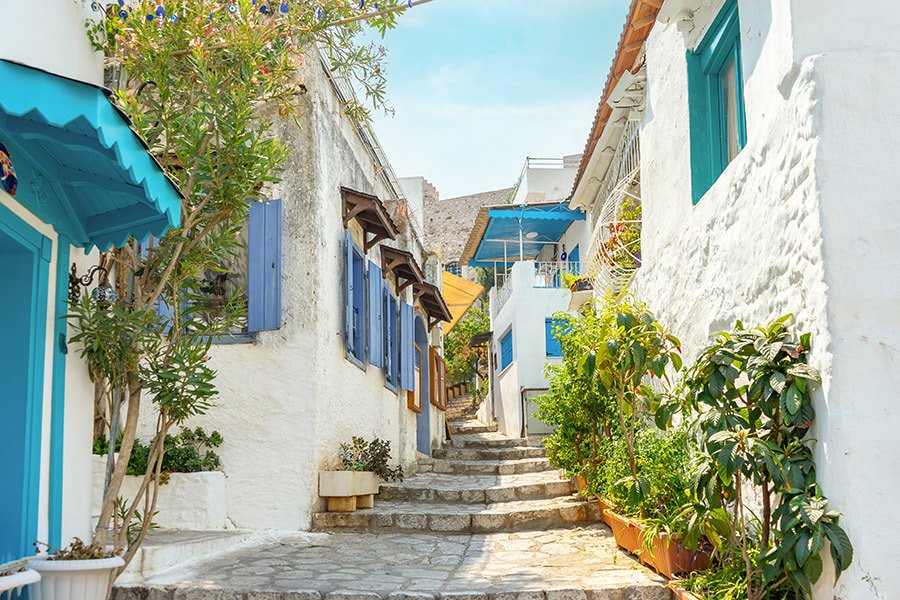 Quaint old street in a Portuguese town with Golden Visa opportunities closing soon
